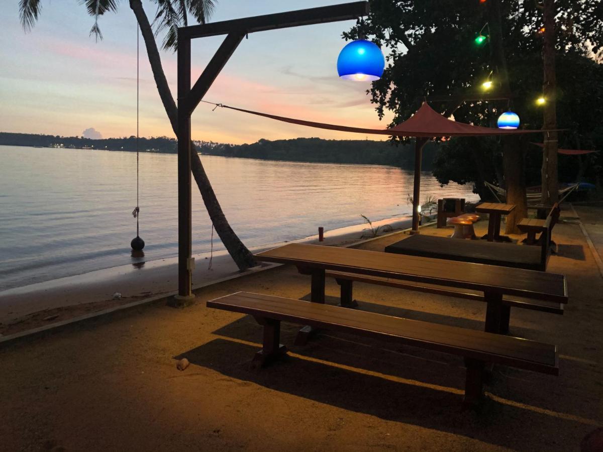 Koh Mak Buri Hut Natural Resort Exterior photo