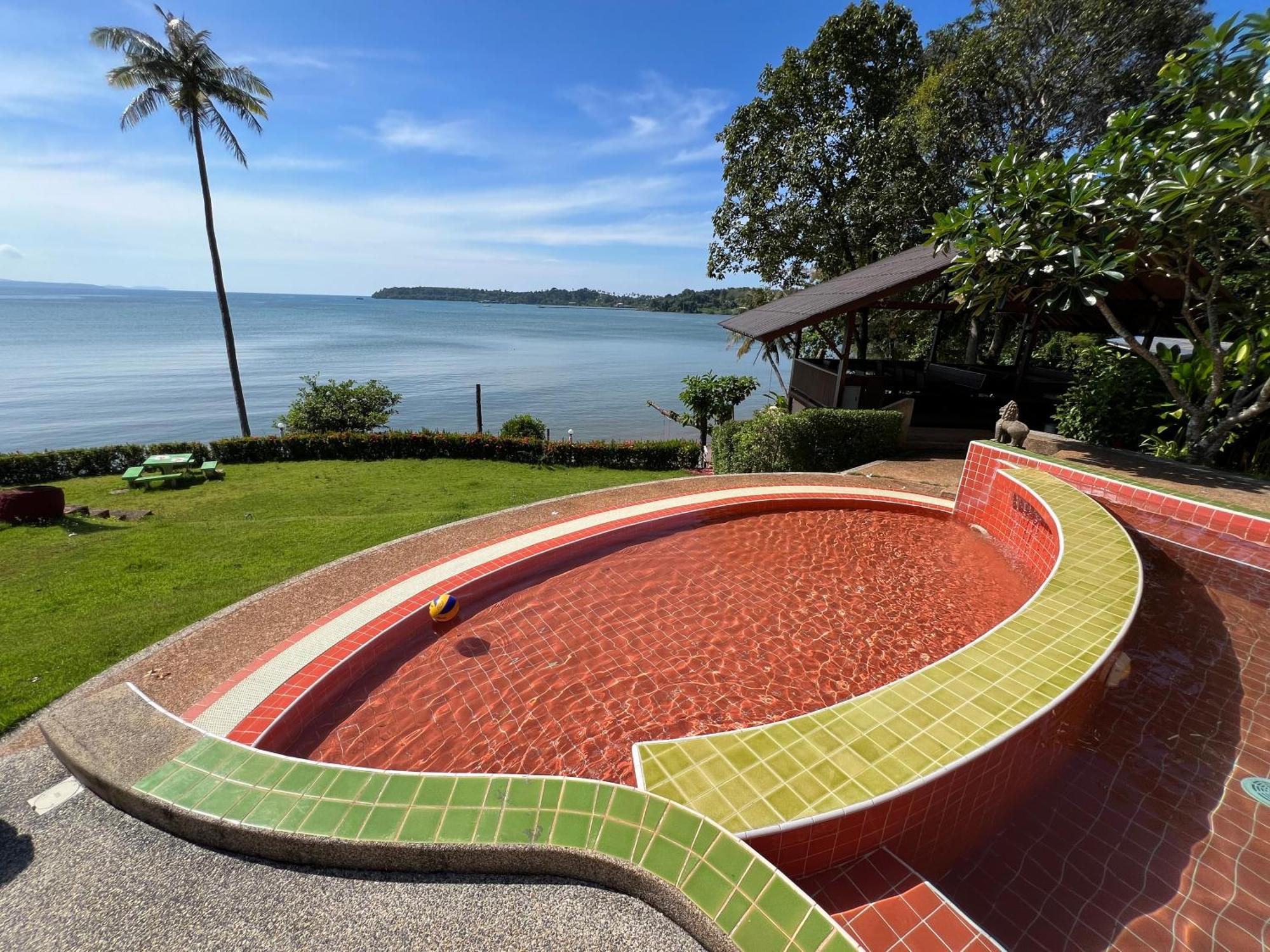 Koh Mak Buri Hut Natural Resort Exterior photo