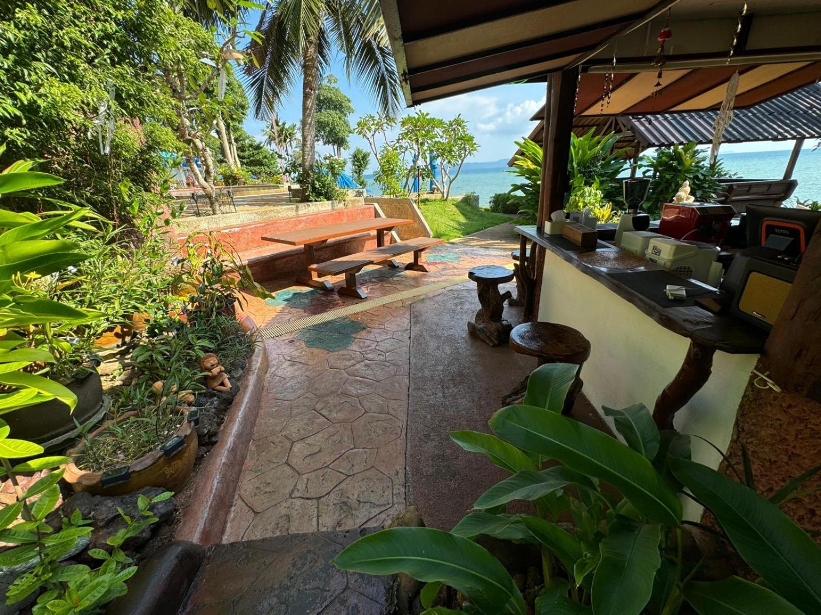 Koh Mak Buri Hut Natural Resort Exterior photo