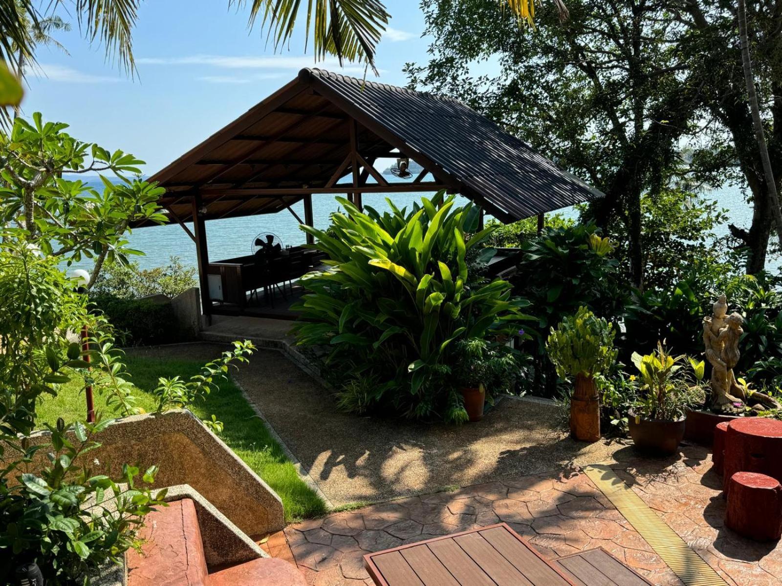 Koh Mak Buri Hut Natural Resort Exterior photo