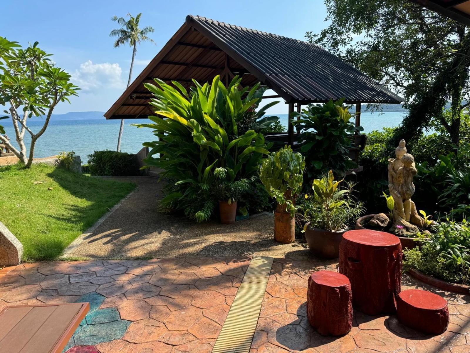 Koh Mak Buri Hut Natural Resort Exterior photo