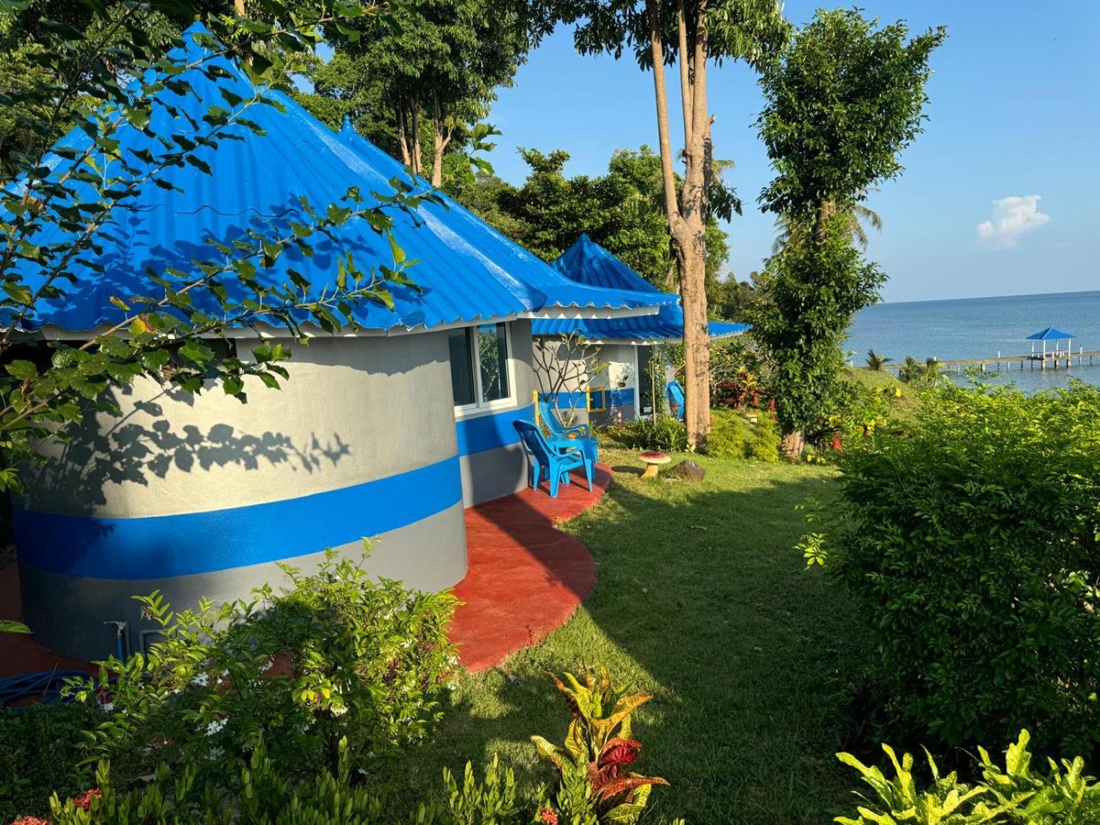 Koh Mak Buri Hut Natural Resort Exterior photo