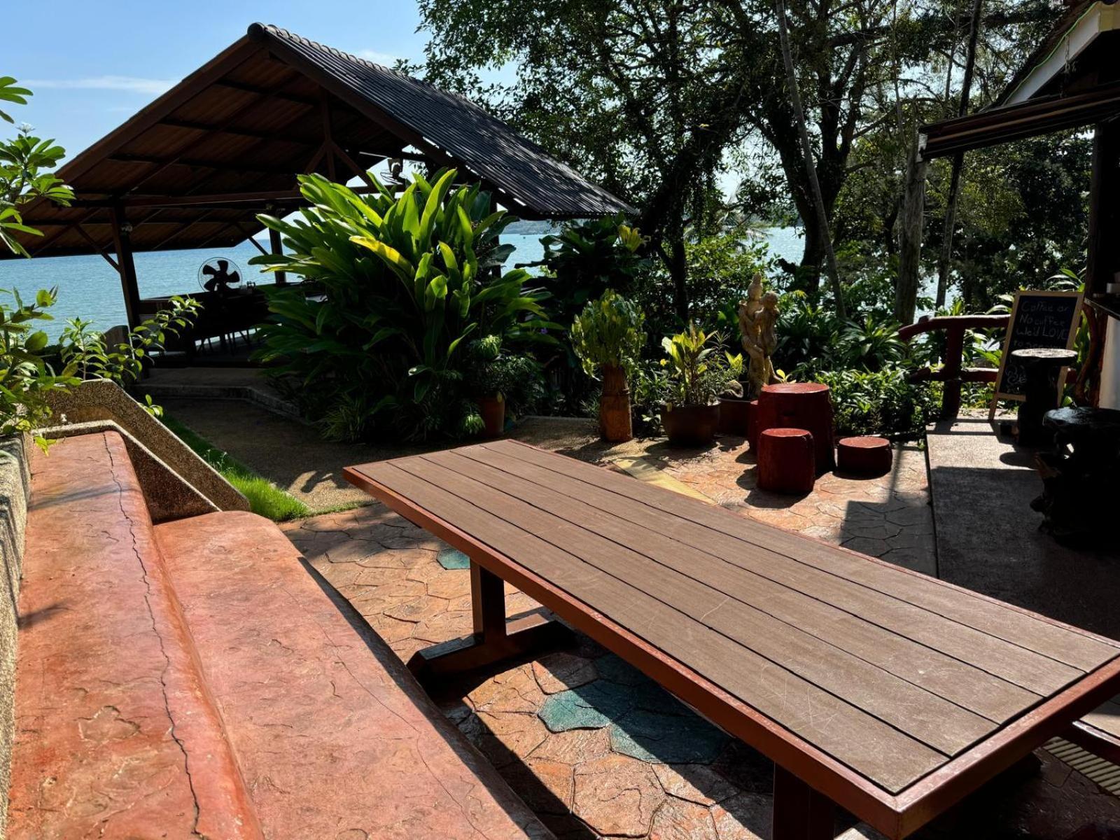 Koh Mak Buri Hut Natural Resort Exterior photo