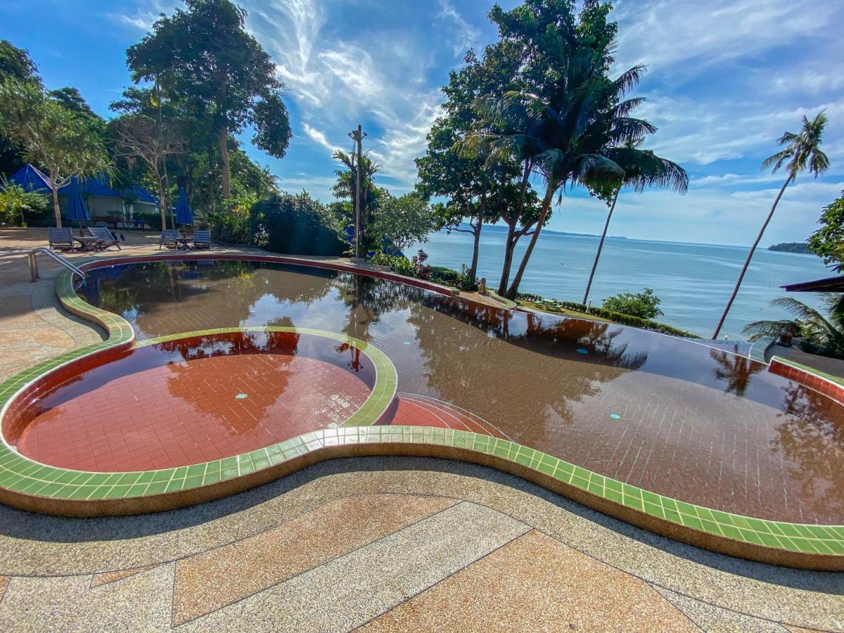 Koh Mak Buri Hut Natural Resort Exterior photo
